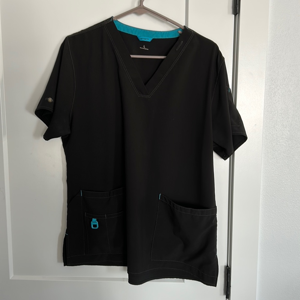 Carhartt L scrub top